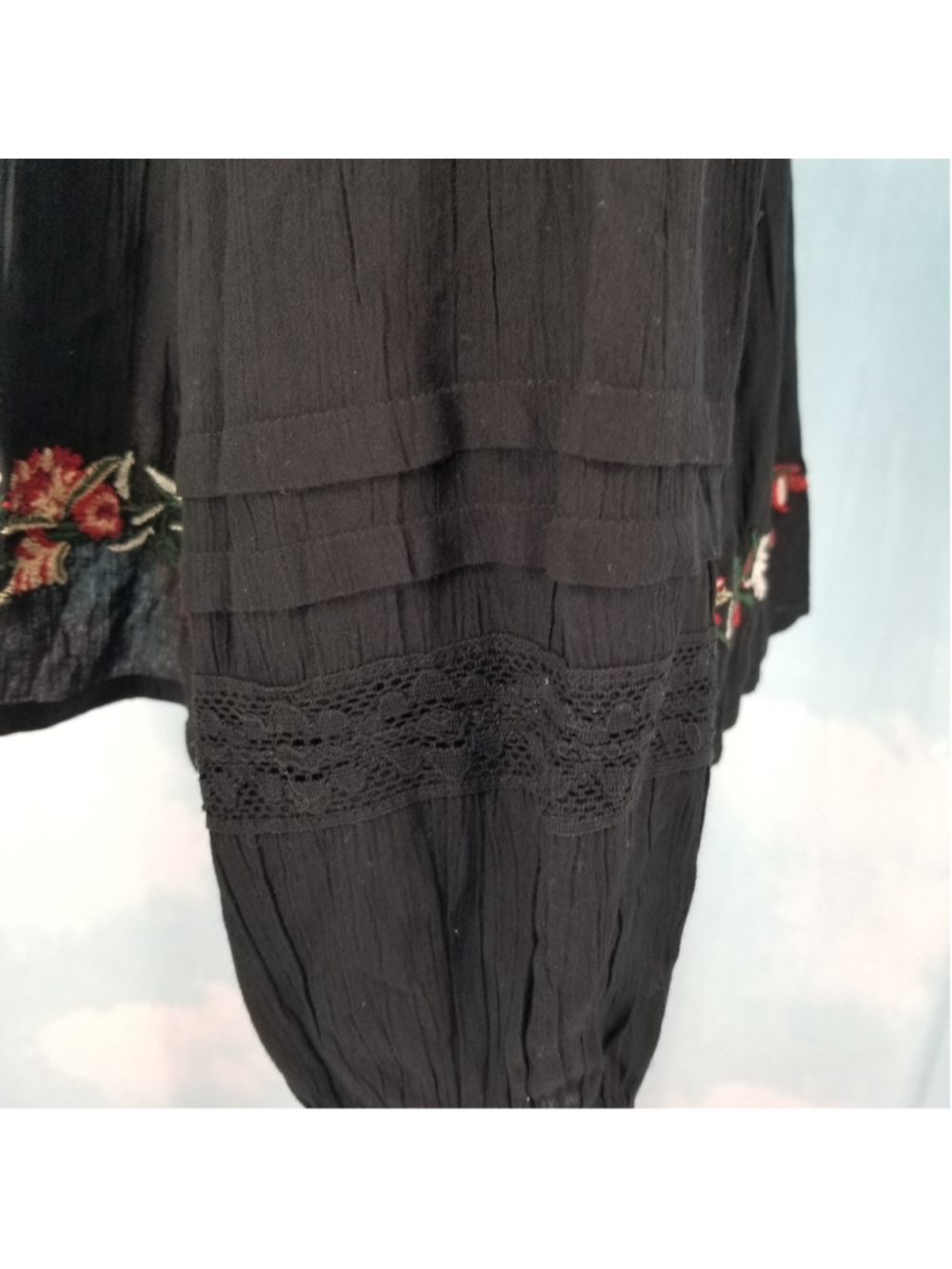 American Eagle Embroidered Blouse Balloon Sleeve Tie Back Black Floral XS Boho - Picture 6 of 8